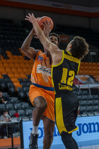 而是全队在 而是全队在